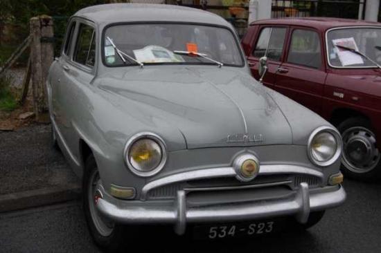 Une belle Simca Aronde
